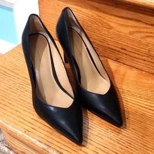 Banana Republic black pumps 4 inch heel